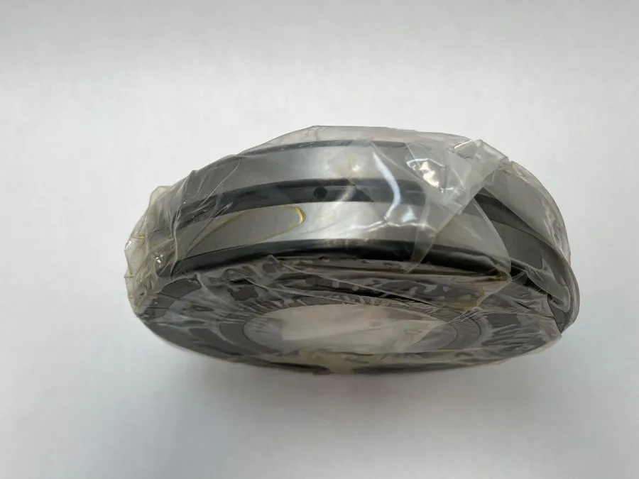Подшипник NSK 21318CDE4 Spherical Roller Bearing 90x190x43 mm 21318-CD-E4/W33 S1 — фото лота 1