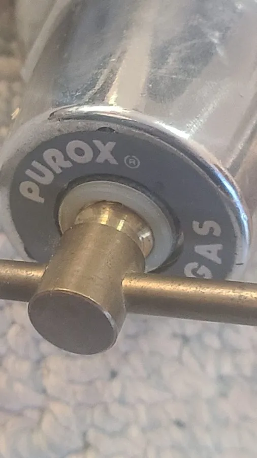Трубопроводная арматура UNION CARBIDE PUROX GAS REGULATOR TYPE R-1935 — фото лота 1
