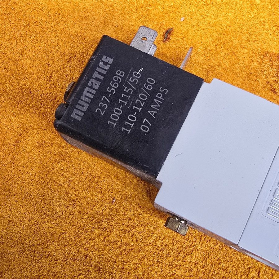 Пневмооборудование NUMATICS 237-569B ELECTRIC PNEUMATIC SOLENOID 120V/AC COIL — фото лота 2