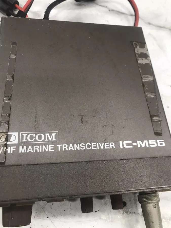 Радиостанция Icom IC-M55 VHF Marine Transceiver Radio WX w/ Hand Mic Not Sold As