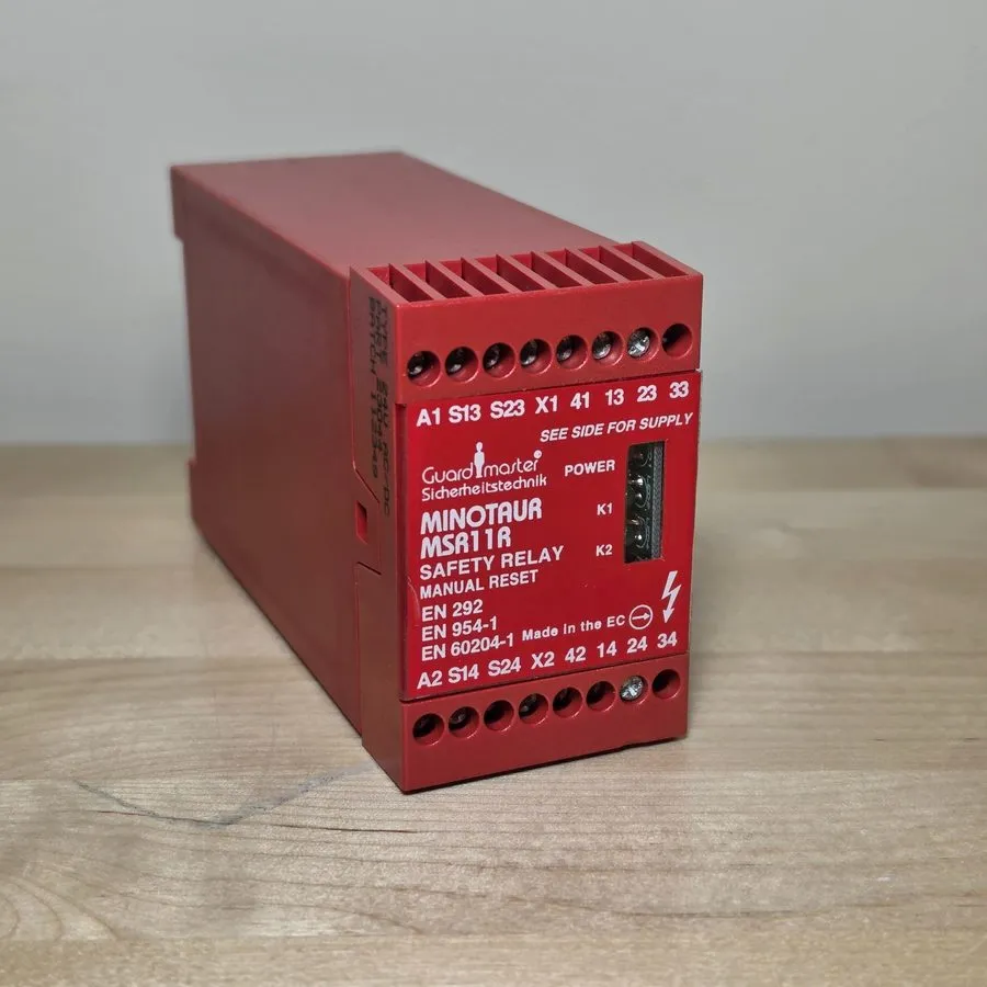 Реле безопасности Allen Bradley Guard Master MINOTAUR MSR11R RELAY