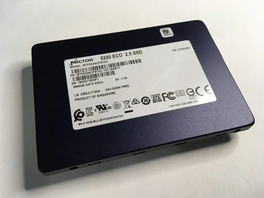 SSD-накопитель Micron 5200 ECO 3.84TB SSD SATA 6Gb/s Solid State Drive MTFDDAK3T — фото лота 1