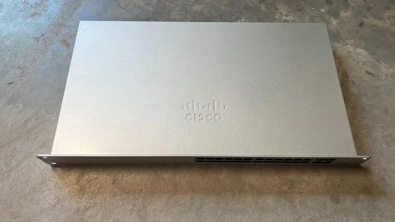 Коммутатор Cisco Meraki MS120-24P 24-Port Rack Mountable Ethernet Switch Unclaim