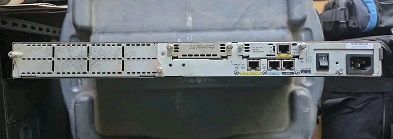 Маршрутизатор Cisco 2620 Modular Enterprise Router Rackmount As Is Unit Only