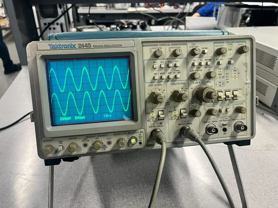 Осциллограф Tektronix 2445 Oscilloscope W/ NIST Traceable Calibration