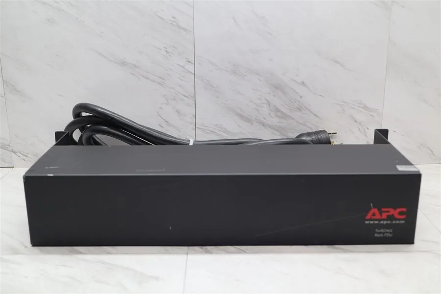 Блок розеток PDU APC Model AP7902 2U Rack PDU, Switched, 30A, 120V, with 16x 5-2
