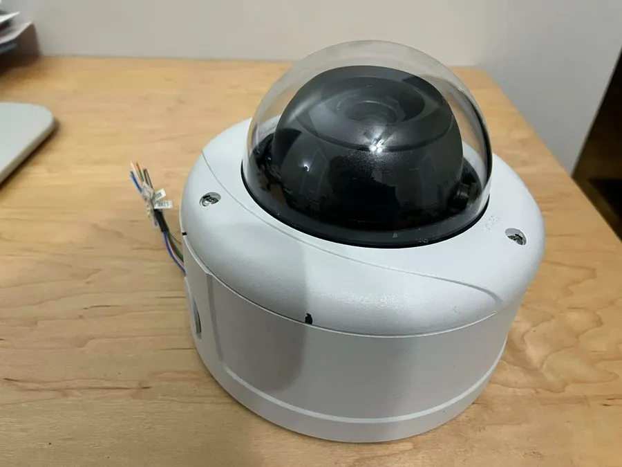 Камера PELCO SARIX IE10DN Outdoor DOME CAMERA 1.3MP