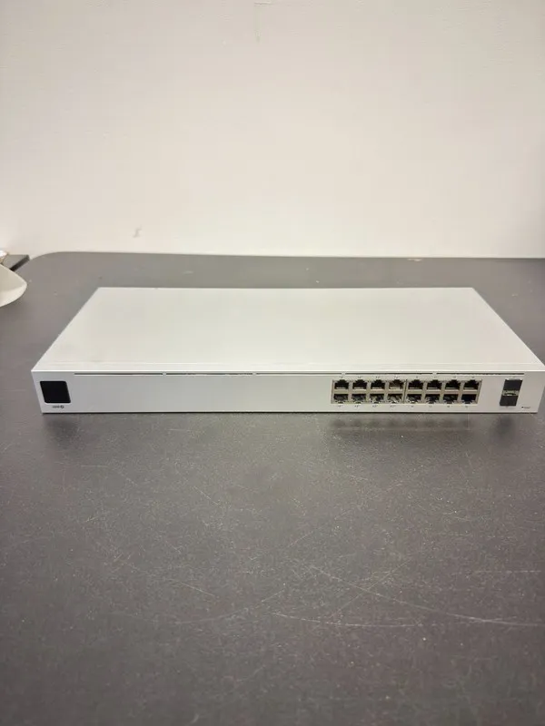 Коммутатор Ubiquiti UniFi USW-16-PoE 16-Port Gigabit PoE Fully Managed Rackmount