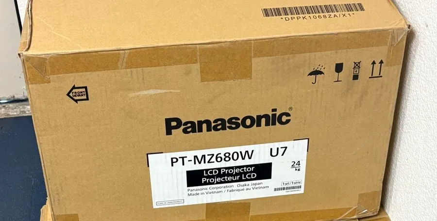 Проектор Panasonic PT-MZ680 6000-Lumen WUXGA Laser 3LCD Projector (White)