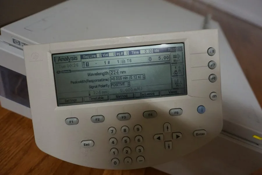 Хроматограф HP/Agilent 1100 HPLC System Pump Autosampler G1314A VWD Detector #18