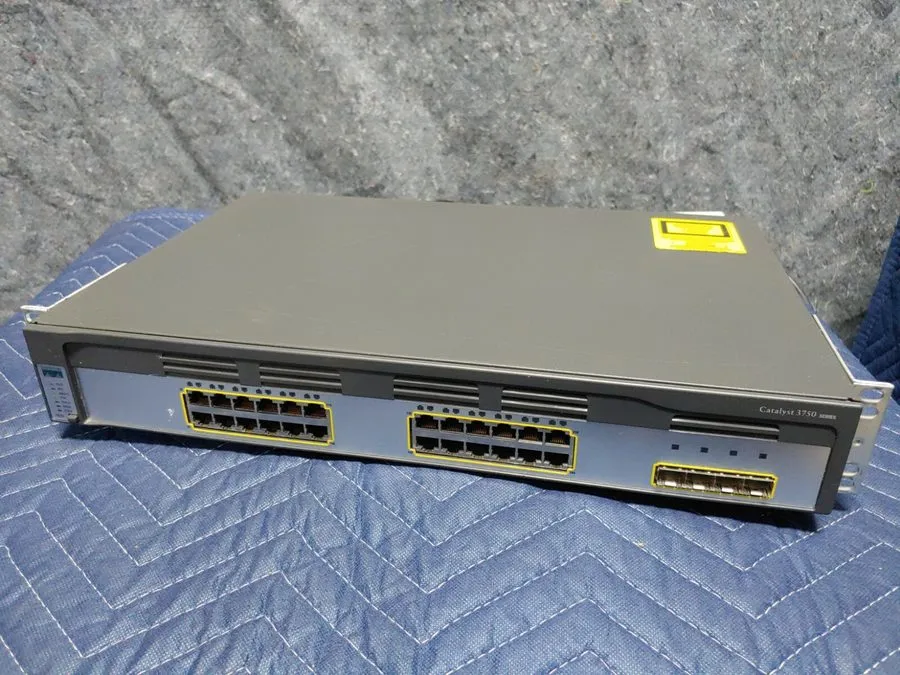 Коммутатор Cisco WS-C3750G-24TS-S-E 24 Port 10/100/1000 Gigabit Switch Catalyst  — фото лота 1