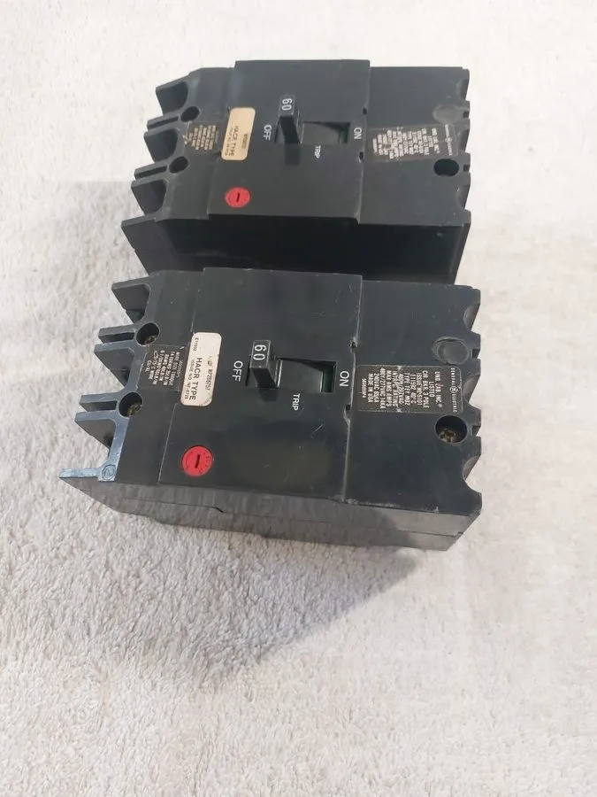 Автоматический выключатель GENERAL ELECTRIC TEY360 TEY 3 POLE 60 AMP 480v CIRCUI