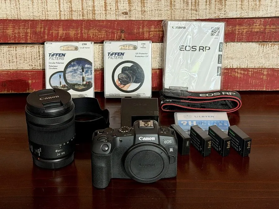 Объектив Canon EOS C70 Mirrorless Cinema Camera RF24-105mm F2.8 L IS USM Z Lens