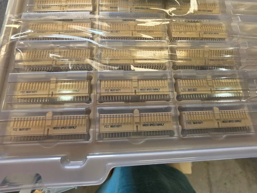 Разъём Amphenol HM2S10PE5100N9LF Connector Assembly 24DC