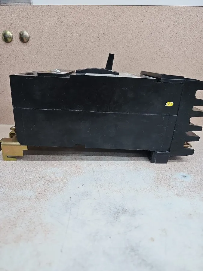 Автоматический выключатель Square D KC34200 200 Amp 480 VAC 3 Pole 65ka@480V I-L — фото лота 2