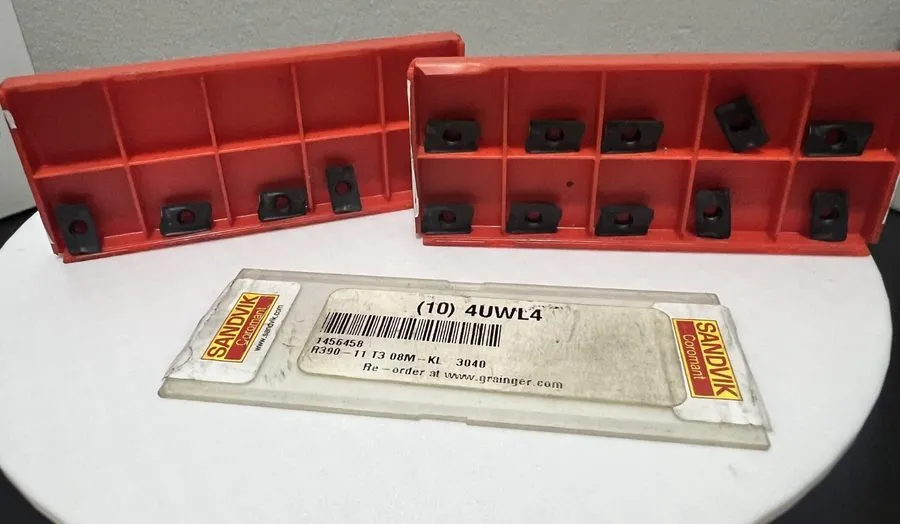 Режущий инструмент 25pk MILLING INSERT R390-11 T3 08M-KL 3040 Sandvik Coromant