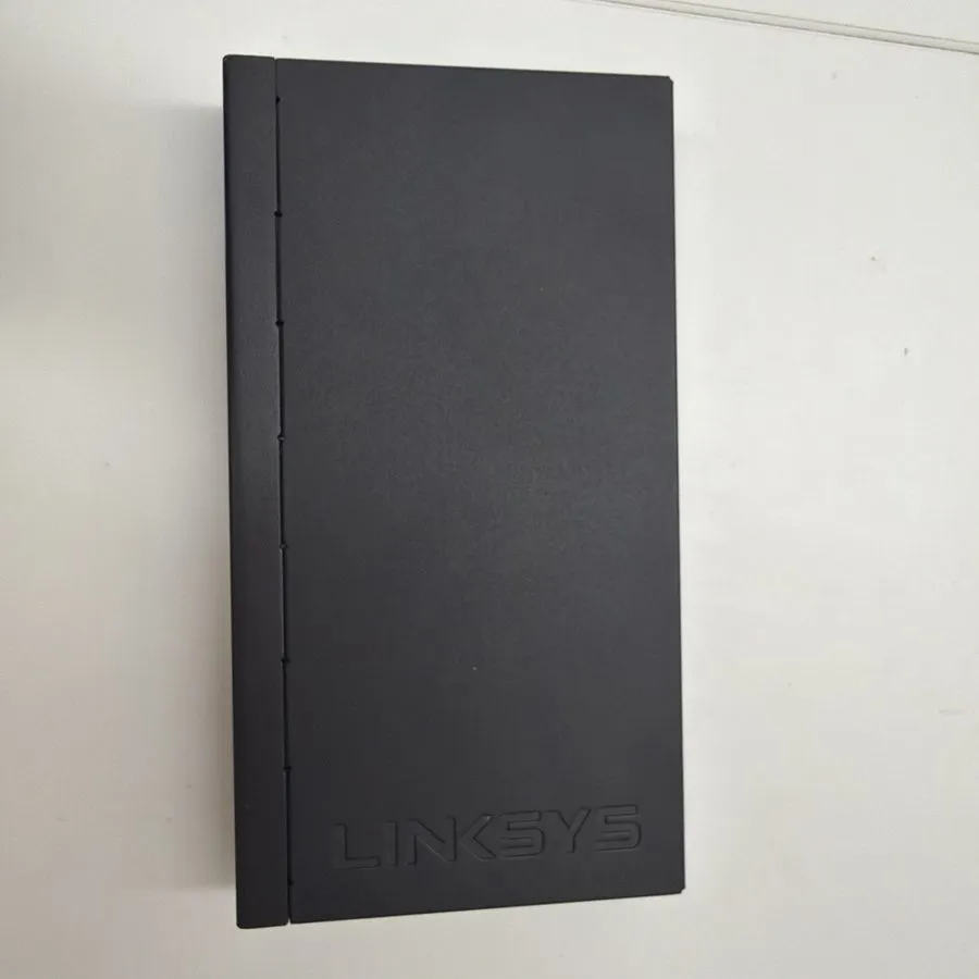 Коммутатор Linksys SE3008 8-Port Gigabit Ethernet Desktop Switch