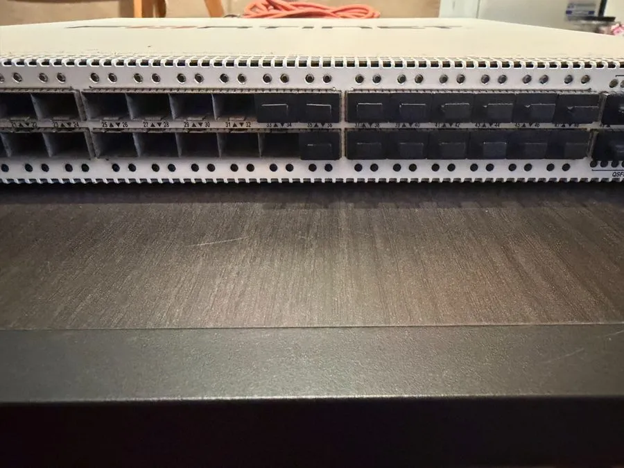 Коммутатор Fortinet FortiSwitch FS-1048E 48-Port 10Gb SFP+ 6x40Gb QSFP+ L3 Switc — фото лота 2
