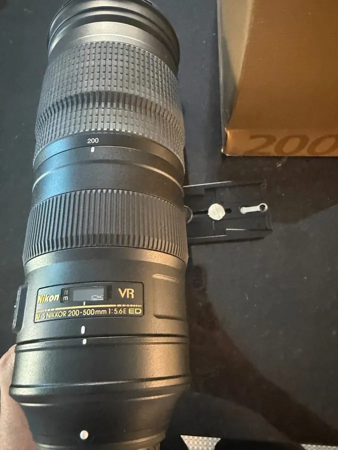 Объектив AF-S NIKKOR 200-500mm f/5.6E-ED VR LENS