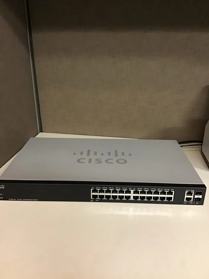 Коммутатор Cisco SF200 24 port 10/100 PoE Smart Switch