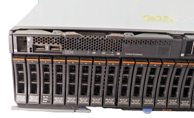 SSD-накопитель IBM 4939-A49 Flex System V7000 Storage 24 Bay w/16 600GB SAS HDD,