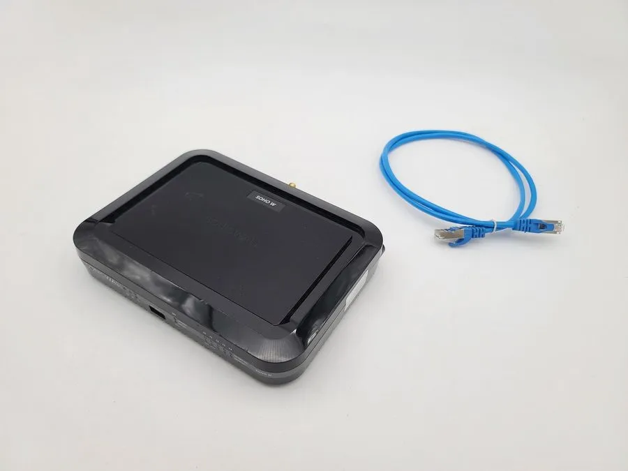 Межсетевой экран SonicWall SOHO 250 W APL41-0BA Wireless Network Security Firewa