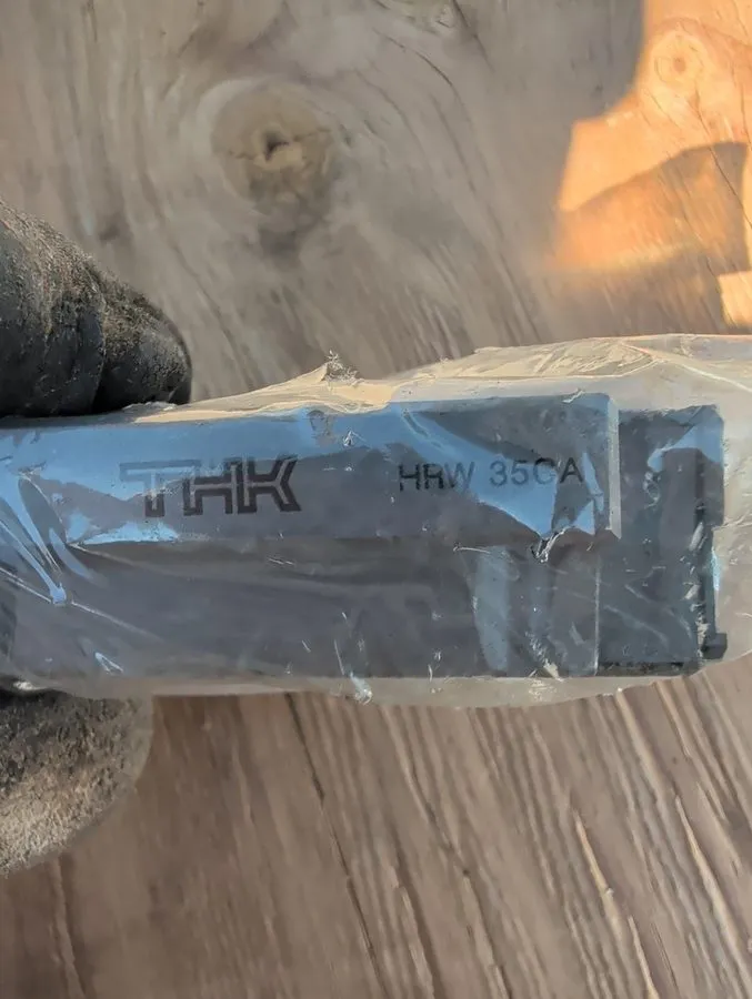 Линейная направляющая THK HRW-35CA/CR BLOCK Linear Bearing