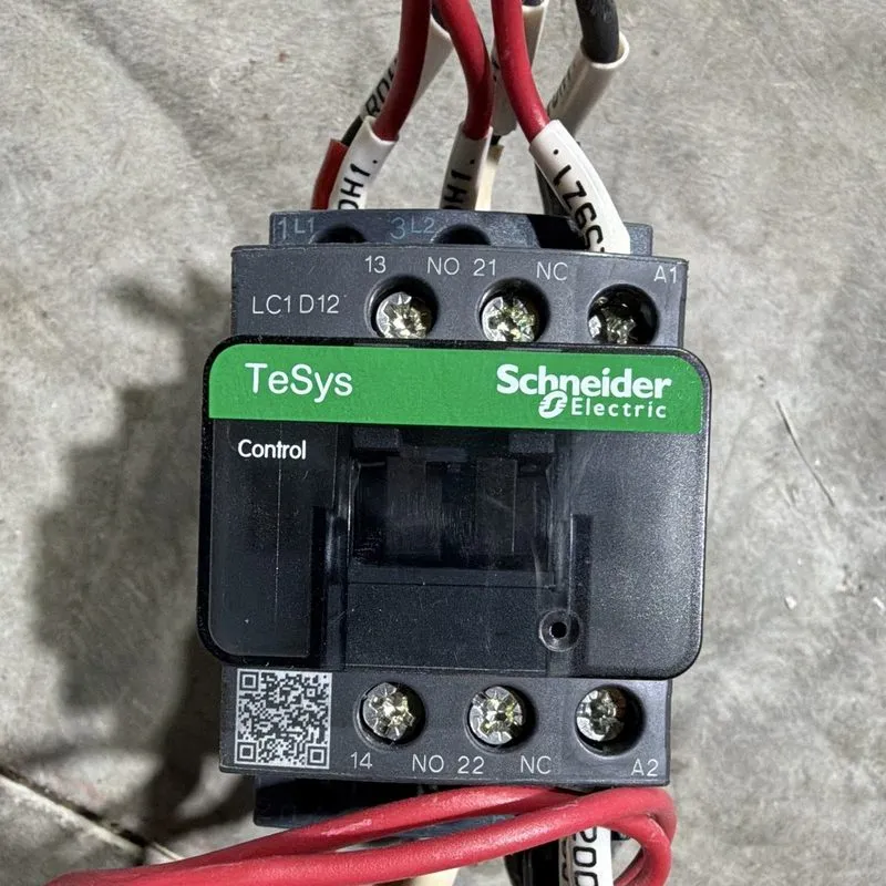 Контактор Schneider Electric TeSys LC1D093BL IEC Contactor 3PST-NO 24VDC 11A DIN — фото лота 3