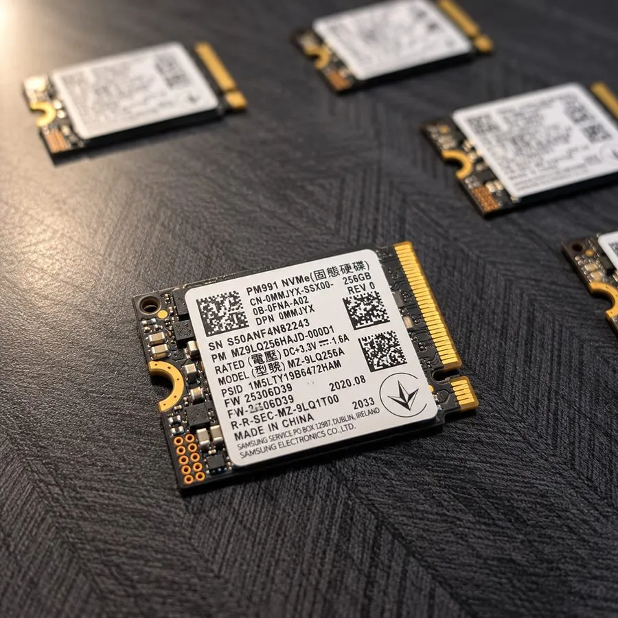 SSD-накопитель Samsung PM991 512GB 2230 M.2 PCIe Gen3x4 NVMe SSD