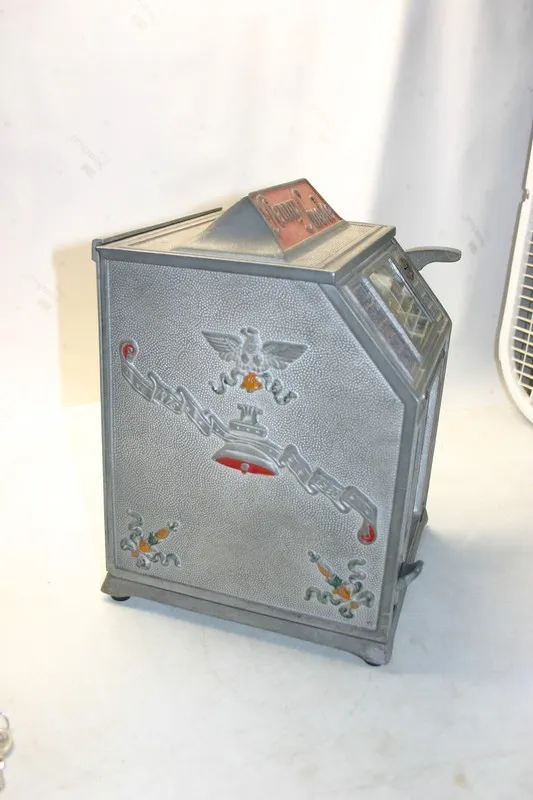 Торговое оборудование Groetchen "Penny Smoke" 1c Coin Operated 3-Reel Cigarette  — фото лота 1
