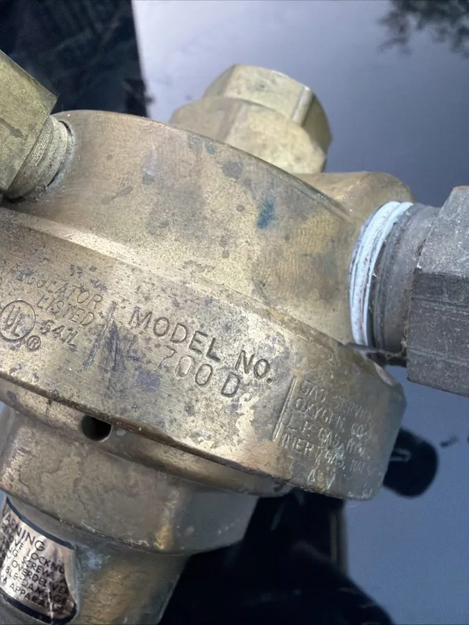 Трубопроводная арматура Victor Pressure Regulator MODEL L700-D AIR,OXYGEN,CO2,AN — фото лота 2