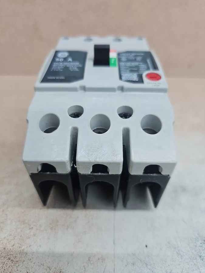Автоматический выключатель ABB TEYL3050B Industrial 3-Pole 480V AC 50A Circuit B