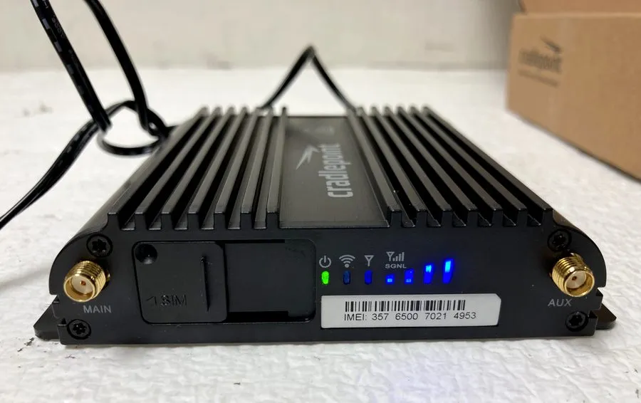 Маршрутизатор Cradlepoint IBR600B-LP4 LTE Wireless Router