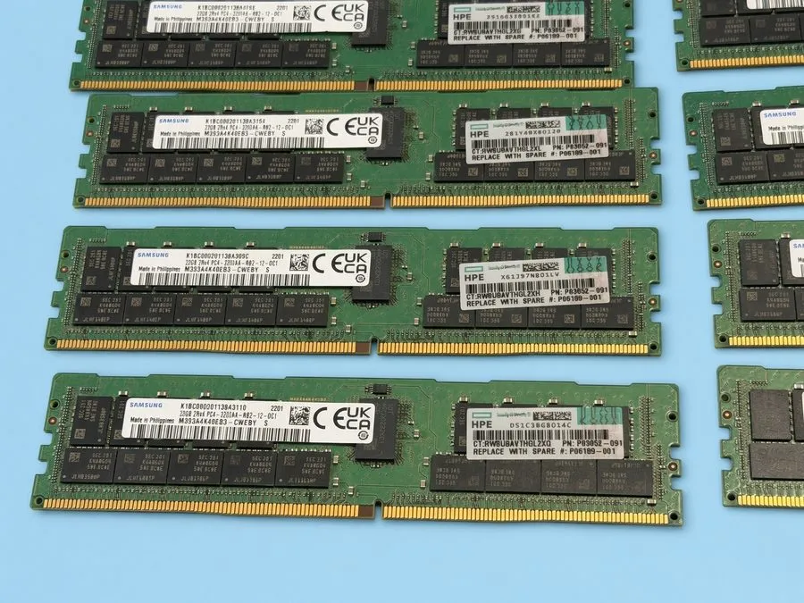 Модуль памяти 320GB (10 X 32GB) 3200MHz ECC Samsung M393A4K40EB3-CWEBY 2Rx4 PC4- — фото лота 1