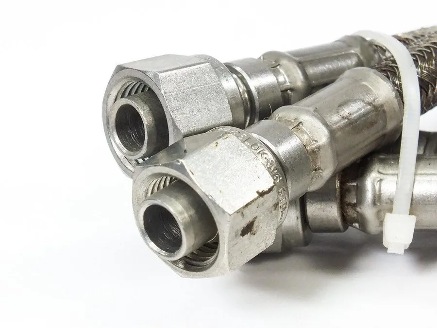 Фитинг Swagelok SS-FM4SL4SL4-23 FM Series 23" SS Braided Hose 1/4" Tube Fitting  — фото лота 1