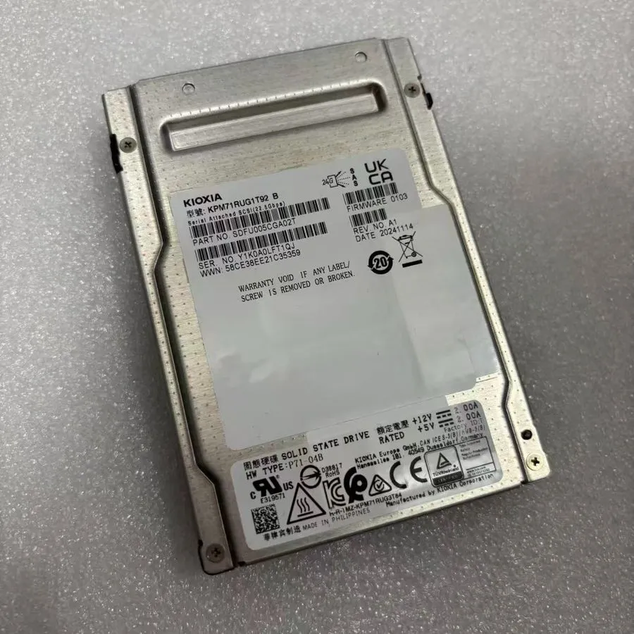 SSD-накопитель Kioxia KPM71RUG1T92 1.92TB SDFU005CGA02T SAS 24Gbps 2.5 inch Inte — фото лота 1