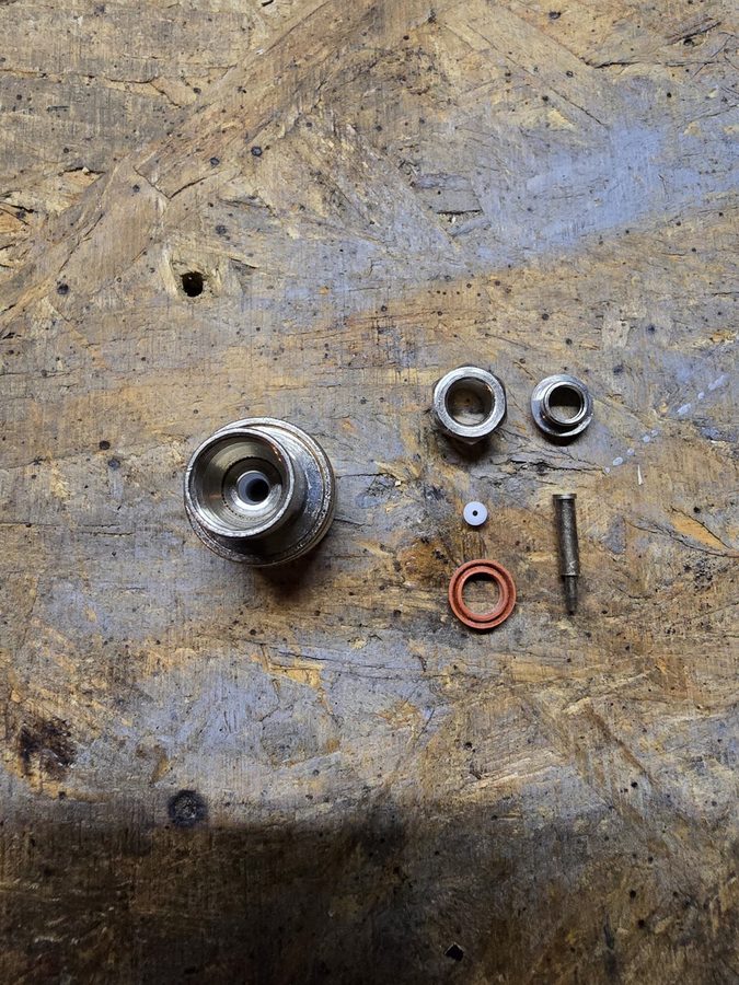 Разъём Amphenol 082-804 UG-59B/U HN Male Straight Clamp Plug RG-8 RG-213 — фото лота 2