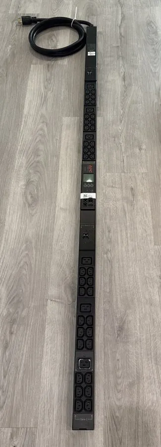 Блок розеток PDU APC AP8841 NetShelter Rack PDU Metered 0U 5.0kW 200V/208V 30A C