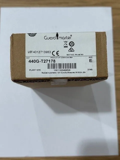 Реле безопасности Allen Bradley TLS2-GD2 Guardmaster Safety Switch 440G-T27177 /