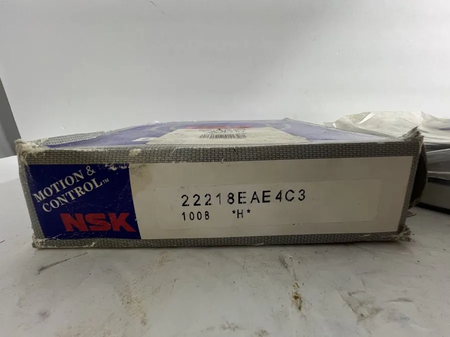 Подшипник NSK SPHERICAL ROLLER BEARING 22218EAE4C3 — фото лота 1