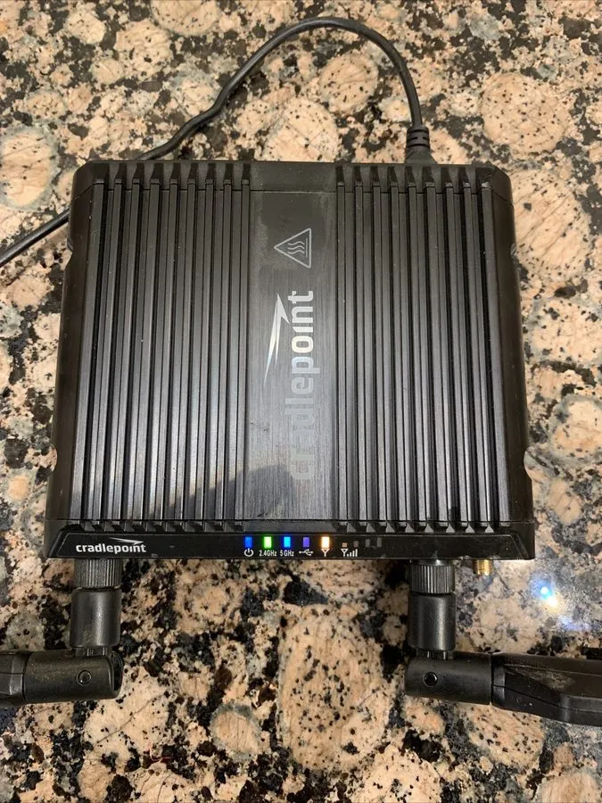 Маршрутизатор Cradlepoint IBR1100LP6 Mobile 5Ghz Router