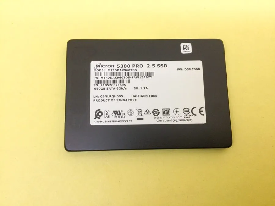 SSD-накопитель Dell Micron 960GB SATA 6Gb/s Enterprise SSD MTFDDAK960TDS DP/N 0C