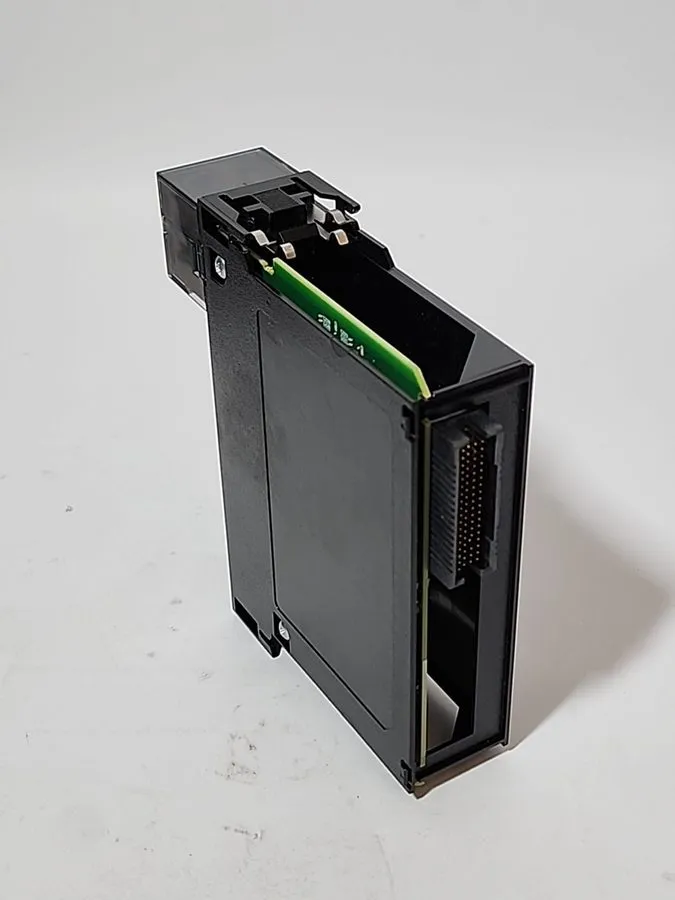 Модуль ввода-вывода Allen-Bradley 1756-IB16IF SER A ControlLogix 16 Point Digita