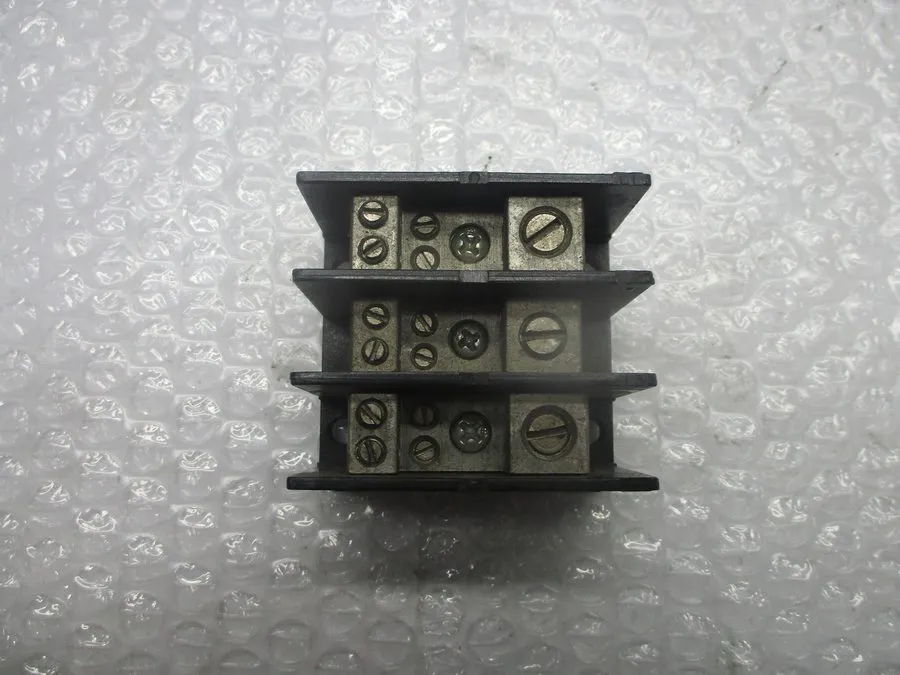 Клеммник Allen-Bradley 1492-PDM3141 Ser. C Distribution Block 600V 115A