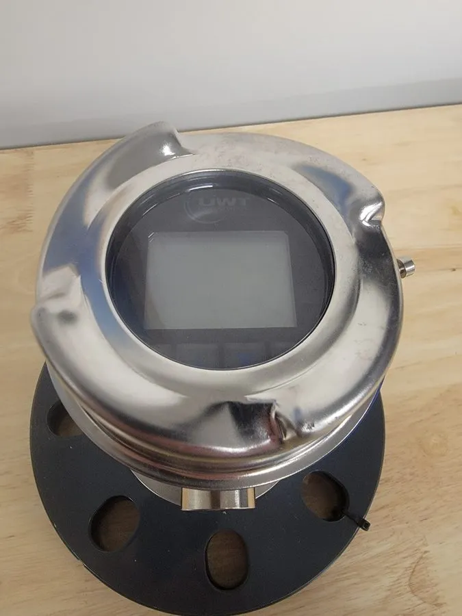 Датчик уровня UWT LEVEL CONTROLS NR3000 A011AC1B2 Radar Level Transmitter — фото лота 2