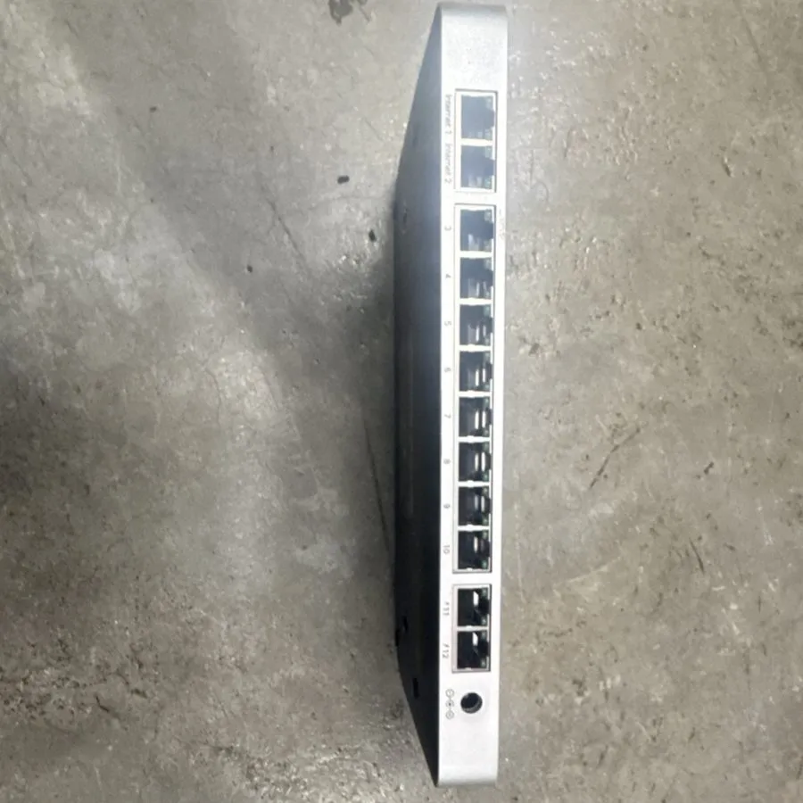 Коммутатор Cisco Small Business SG110-16 16-Port Gigabit Desktop Switch Excellen