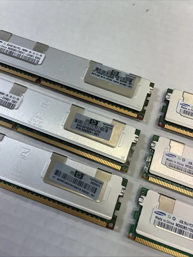 Модуль памяти Samsung 24GB (6x4GB) DDR3 RDIMM PC3-10600R ECC Registered M393B517