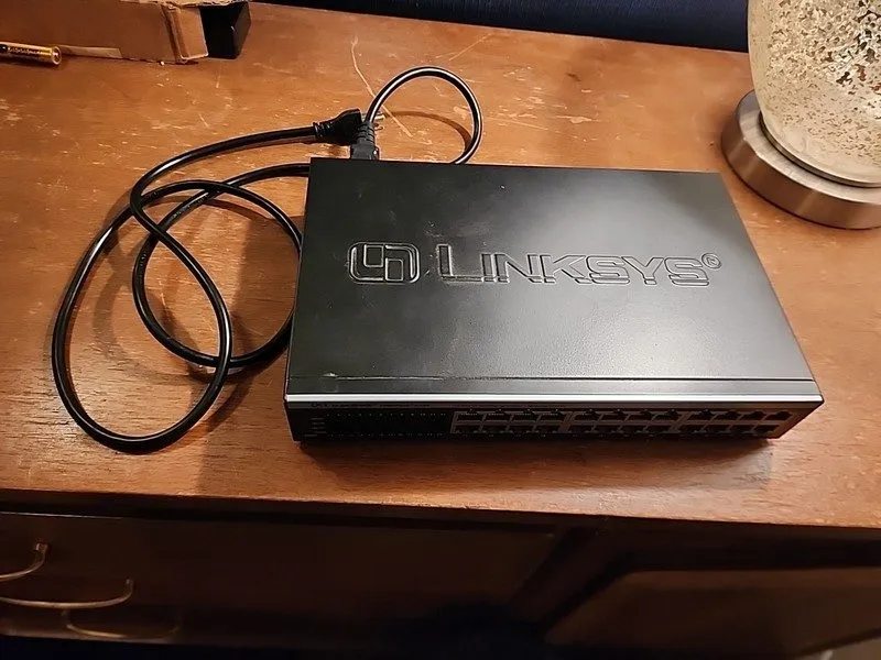 Коммутатор Linksys Instant EtherFast EF4124 24-Ports External Switch