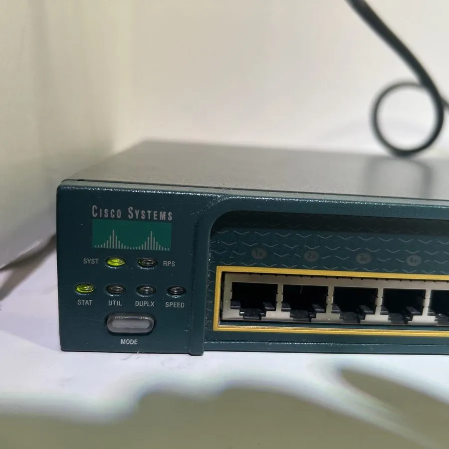 Коммутатор Cisco Catalyst 2950 Series (WS-C2950-24) External Switch w/ 24 Ports