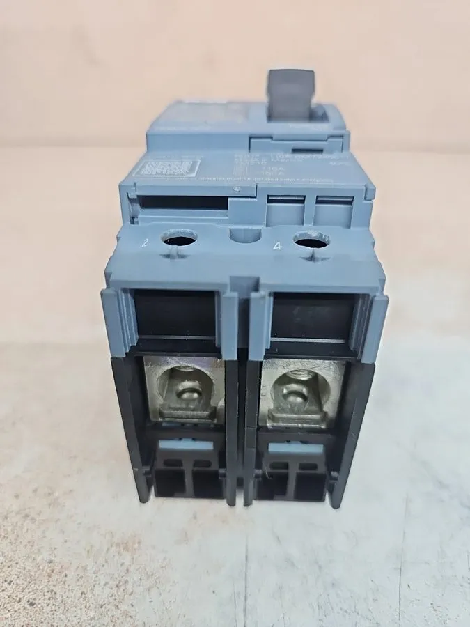 Автоматический выключатель Siemens 3VA4111-4ED24-0AA0 2Pole 110 Amp 3VA4 480V 25